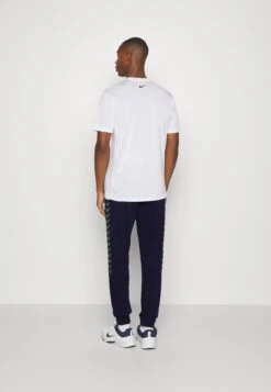 Hummel Staltic Pants - Pantalones Deportivos - Marine/Duck Green 9 Hummel Staltic Pants - Pantalones Deportivos - Marine/Duck Green -Solid Ventas 03e58956a4c74cacafe0d7a68a685684