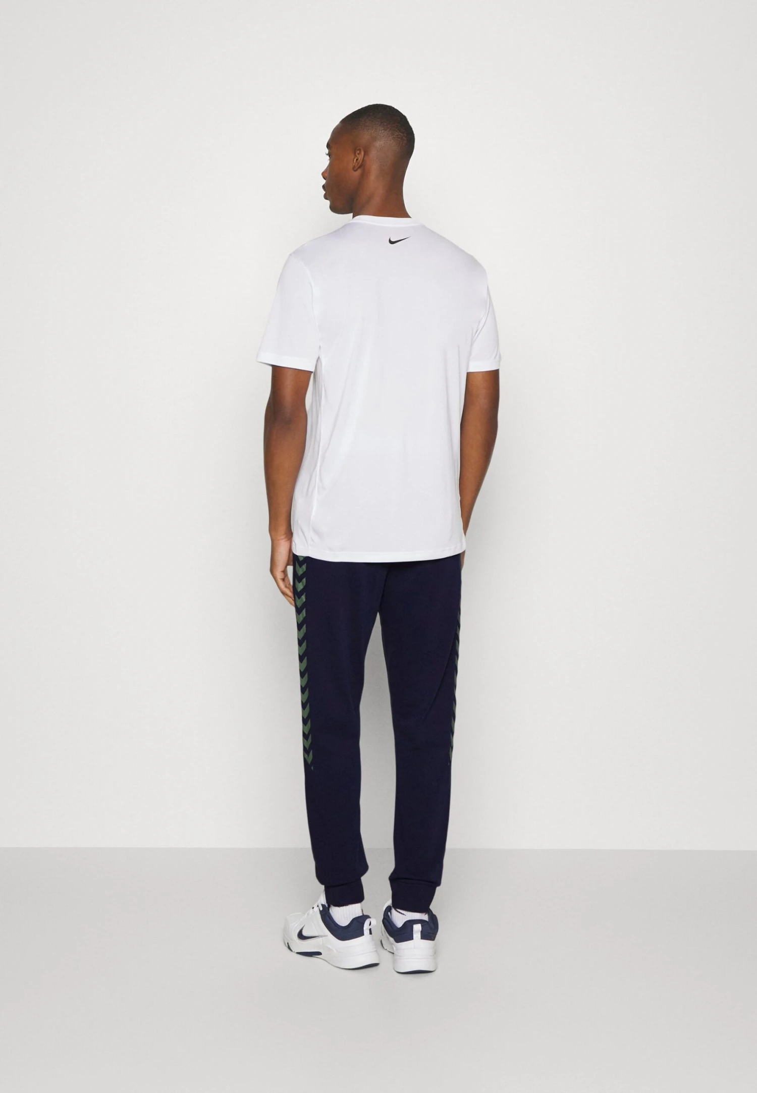 Hummel Staltic Pants - Pantalones Deportivos - Marine/Duck Green 5 Hummel Staltic Pants - Pantalones Deportivos - Marine/Duck Green - Imagen 3