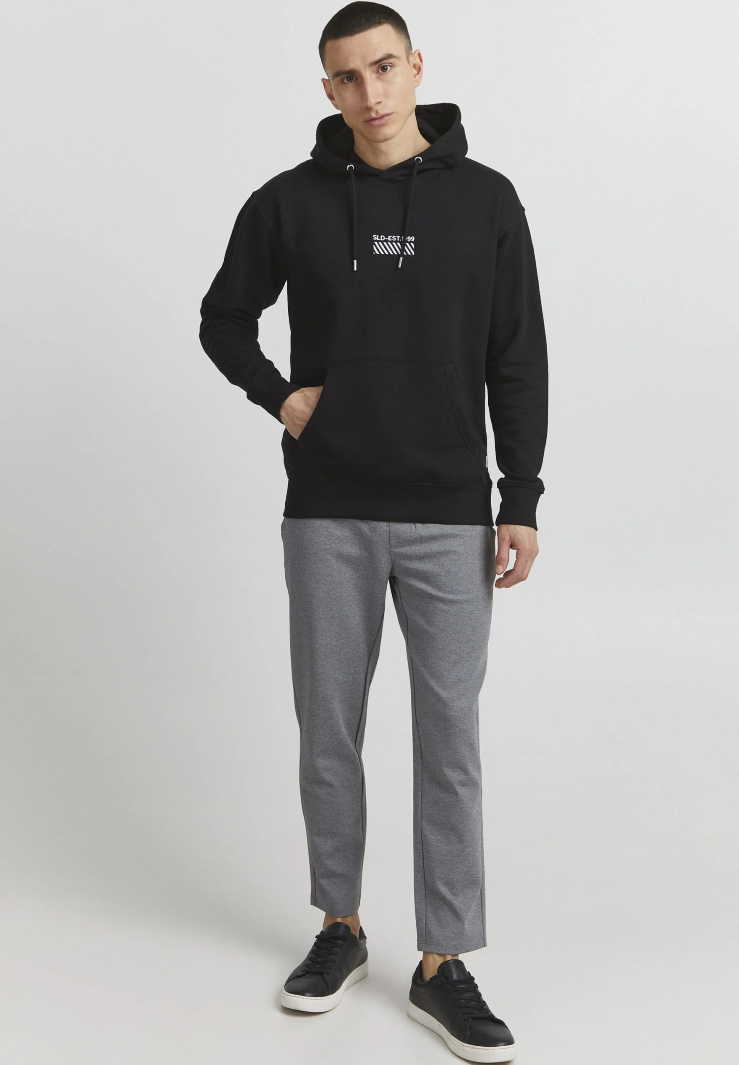 Solid Rubin - Jersey Con Capucha - True Black 4 Solid Rubin - Jersey Con Capucha - True Black - Imagen 2