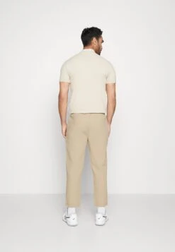 EA7 Emporio Armani Tennis Club Pants Light - Pantalones Deportivos - Oxford Tan 9 EA7 Emporio Armani Tennis Club Pants Light - Pantalones Deportivos - Oxford Tan -Solid Ventas 142eb31845044cc9a6d3a35300e9798c
