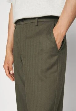 Les Deux Como Herringbone Suit Pants - Pantalón De Traje - Olive Night/Dark Brown -Solid Ventas 1c66ab2f58e74c4fa00c2b822f667b70