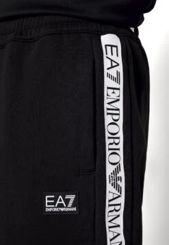 EA7 Emporio Armani Trousers - Pantalones Deportivos - Black 11 EA7 Emporio Armani Trousers - Pantalones Deportivos - Black -Solid Ventas 1d0c4c379a7a4efd83376aad3448e53b