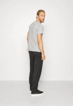 Filippa K Samson Trouser - Pantalones - Black 9 Filippa K Samson Trouser - Pantalones - Black -Solid Ventas 1e8ef0532a7f48e9b3f9132450bf68df