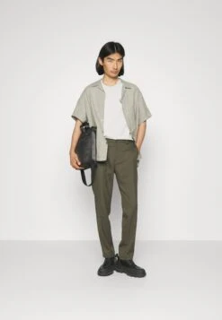 Les Deux Como Herringbone Suit Pants - Pantalón De Traje - Olive Night/Dark Brown -Solid Ventas 1ea6ca9169d24cc881b751a63122fcde