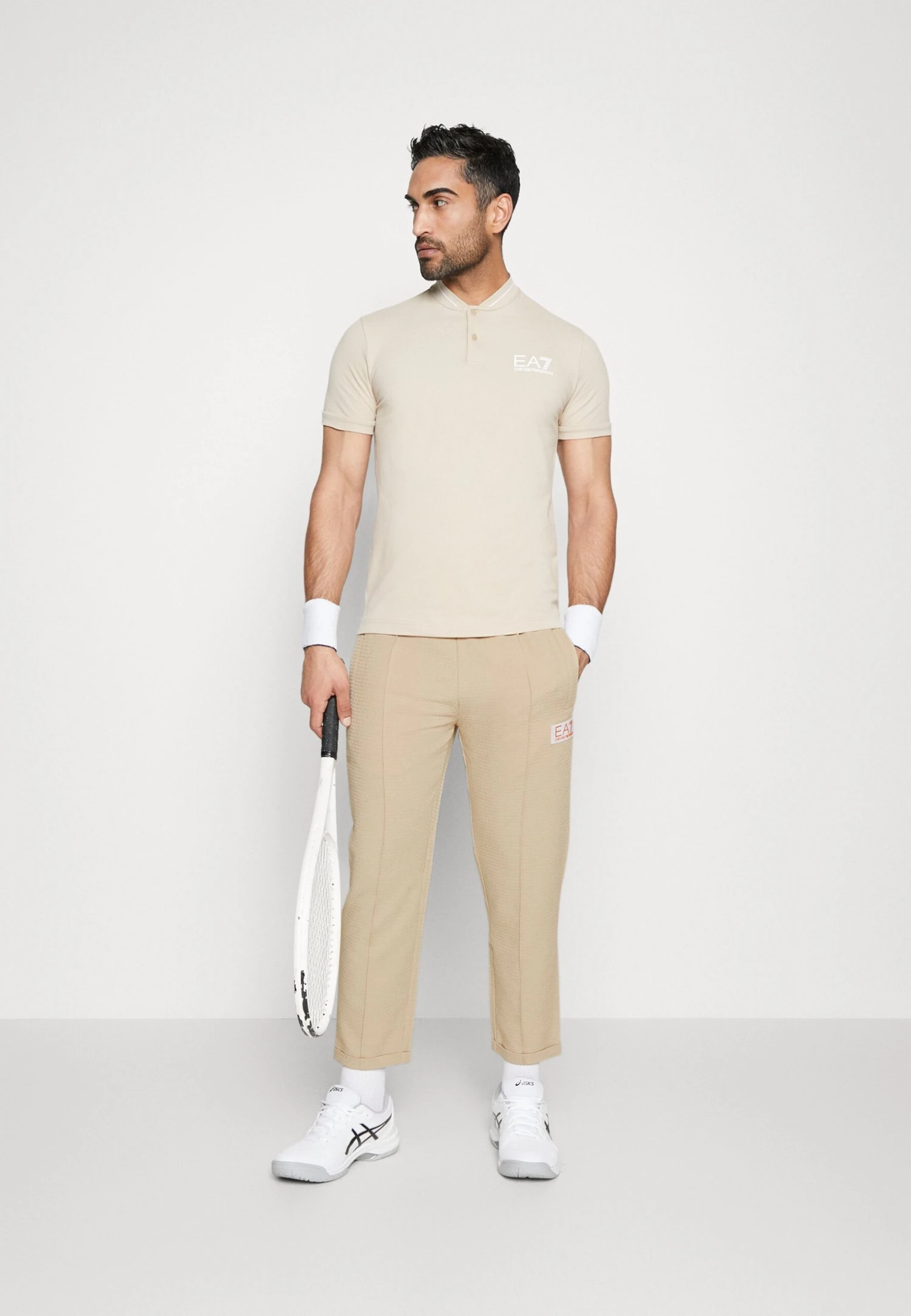 EA7 Emporio Armani Tennis Club Pants Light - Pantalones Deportivos - Oxford Tan 4 EA7 Emporio Armani Tennis Club Pants Light - Pantalones Deportivos - Oxford Tan - Imagen 2