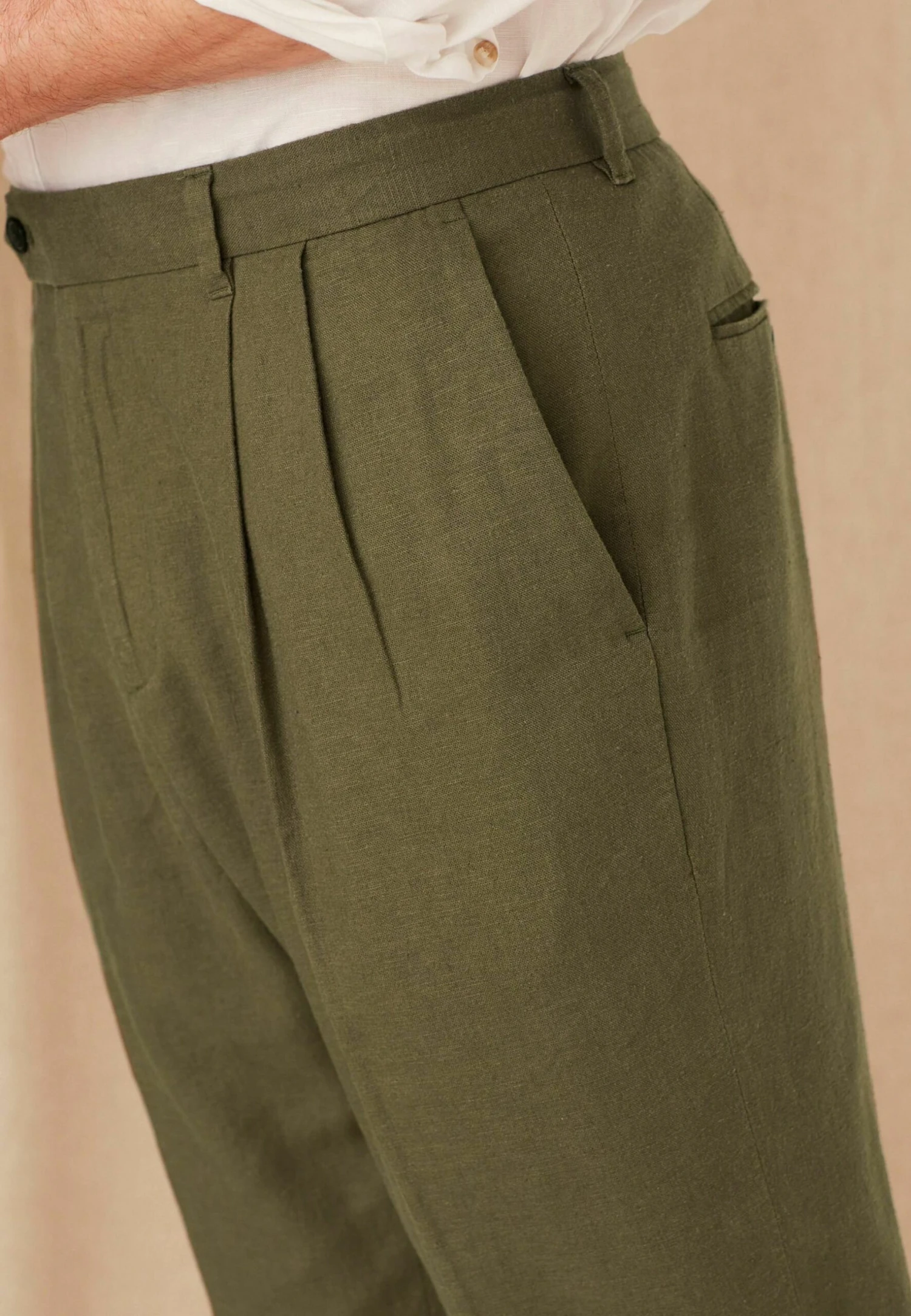 Next Pleated Front Tapered - Pantalones Chinos - Khaki Green 6 Next Pleated Front Tapered - Pantalones Chinos - Khaki Green - Imagen 4