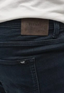 Mustang Style Oregon - Vaqueros Slim Fit - Blau -Solid Ventas 3725957aace44477be7b90377bcbdf4c