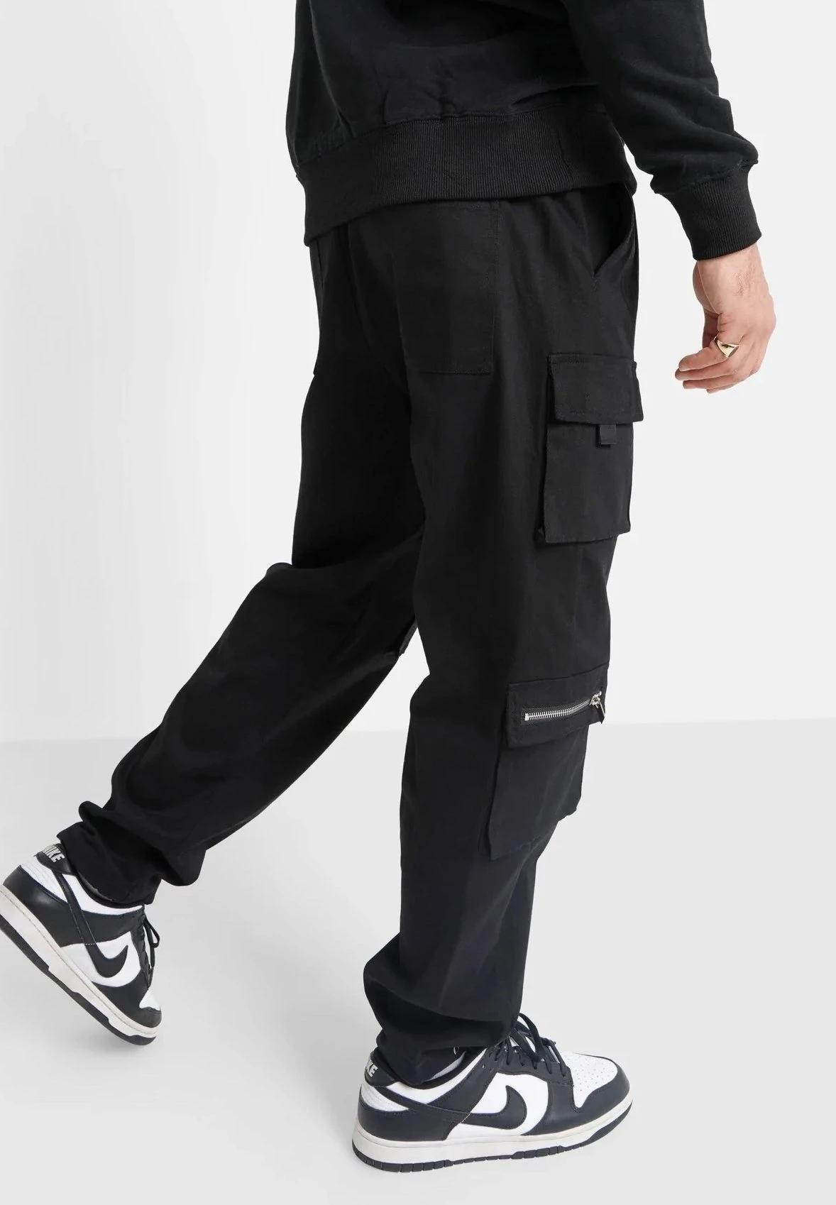 SIXTH JUNE Pantalones Cargo - Black 6 SIXTH JUNE Pantalones Cargo - Black - Imagen 4