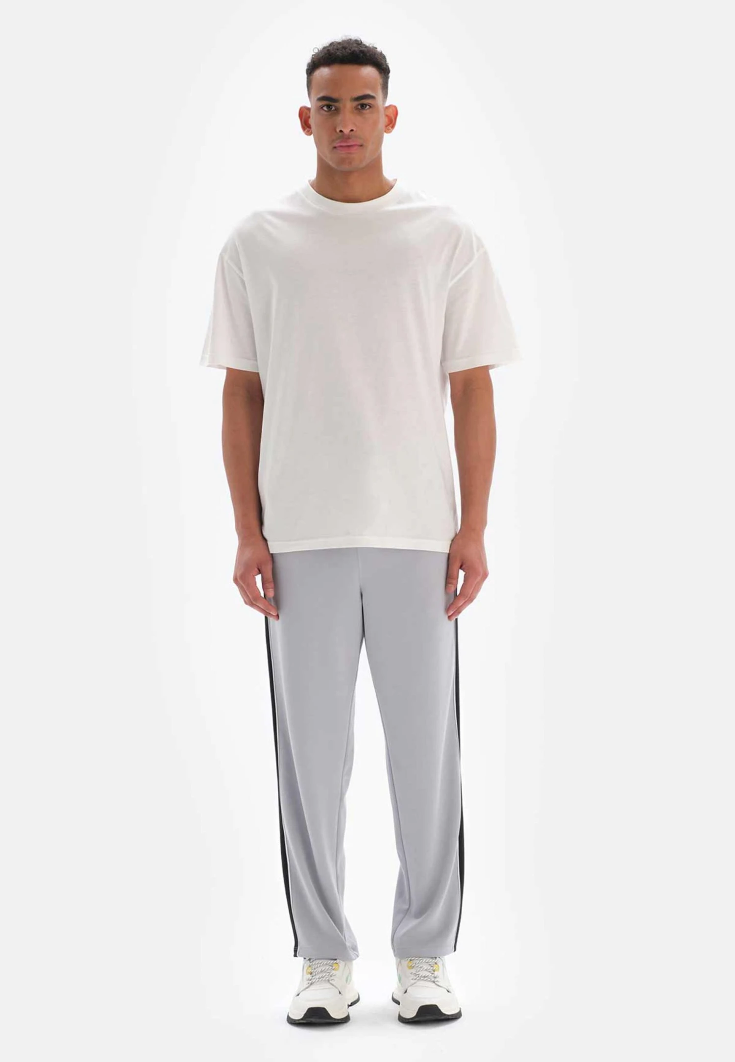 Sun Court - Pantalones Deportivos - Light Grey 8 Sun Court - Pantalones Deportivos - Light Grey - Imagen 6