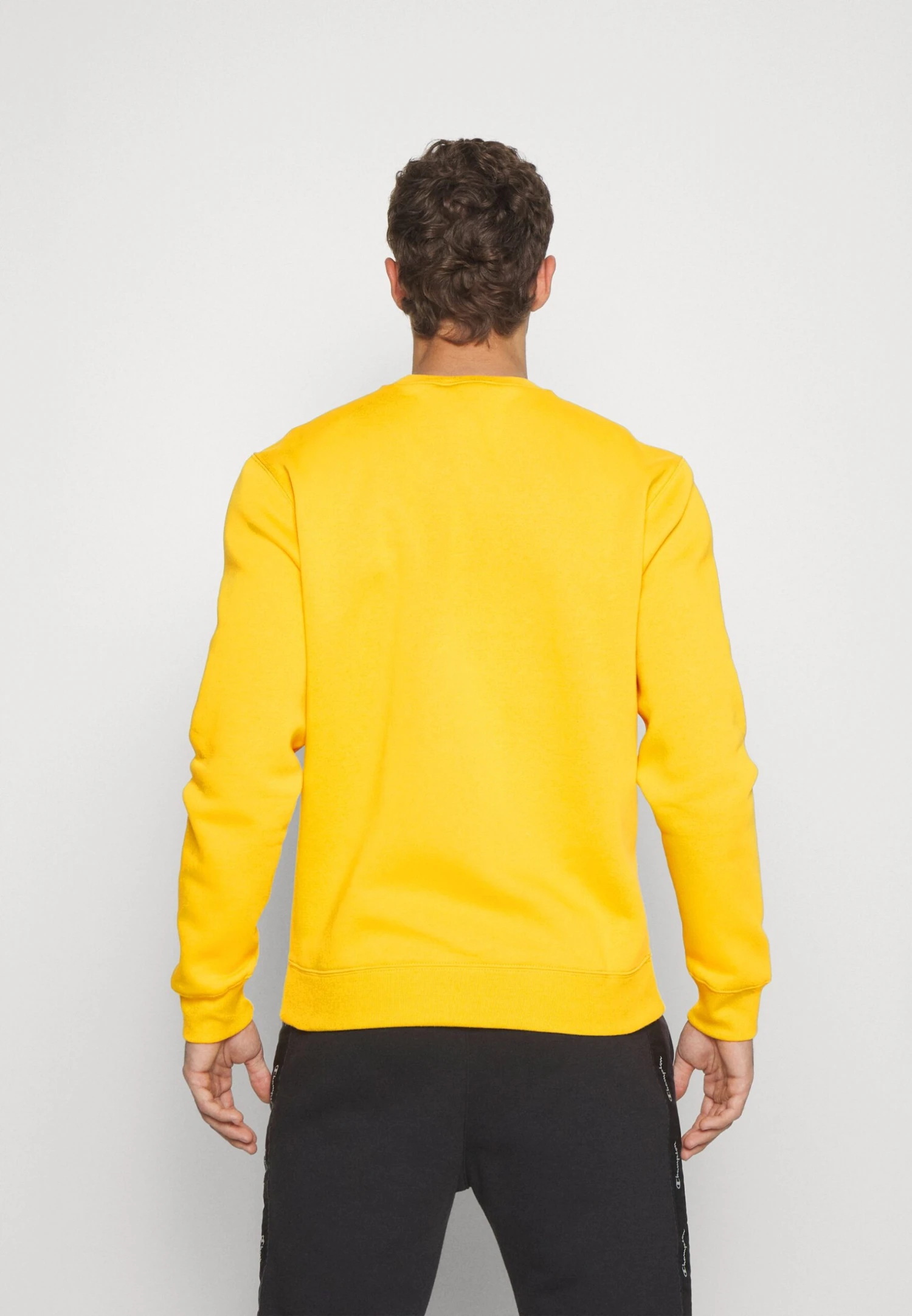 Champion Classic Crewneck Large Logo - Sudadera - Yellow 5 Champion Classic Crewneck Large Logo - Sudadera - Yellow - Imagen 3