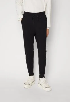 Nike Sportswear M Tech Jggr Lghtwht - Pantalones Deportivos - Black 11 Nike Sportswear M Tech Jggr Lghtwht - Pantalones Deportivos - Black -Solid Ventas 4db04a8112ba4c75bb9bdd26986f0f36