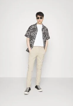 Dockers Smart Supreme Flex Skinny - Pantalones Chinos - Sand -Solid Ventas 51ad2244460a41d9bef88391d8461f3e