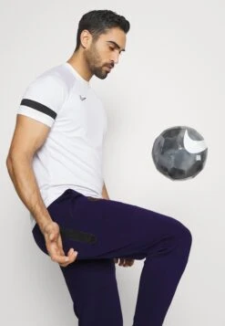 Nike Performance Paris St Germain Tech Jogger - Equipación De Clubes - Blackened Blue/Gold Suede -Solid Ventas 51befd5de7f24c23b25b5ce6ce0d8c22