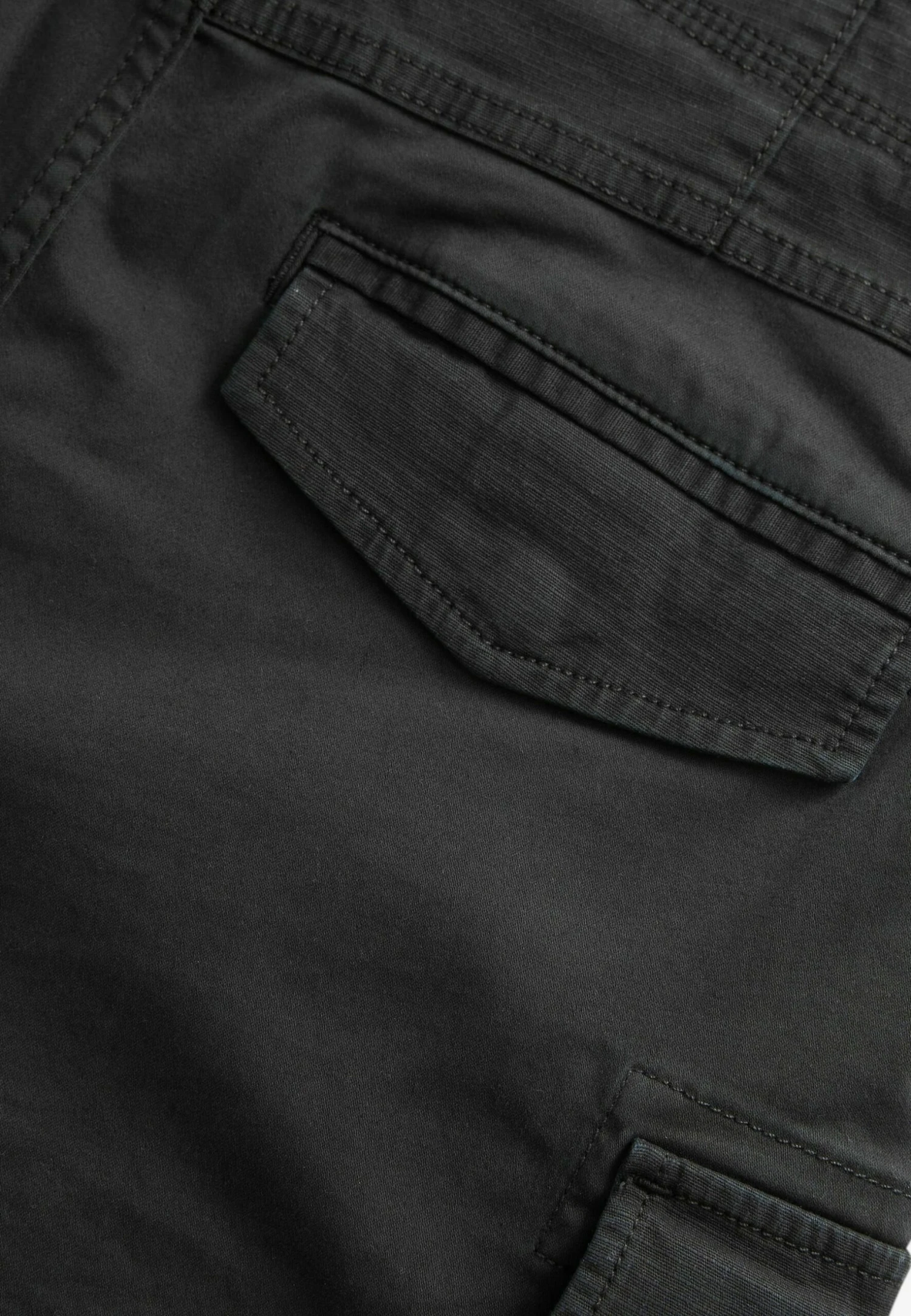 Next Zip Detail Stretch Regular Tapered - Pantalones Cargo - Black 9 Next Zip Detail Stretch Regular Tapered - Pantalones Cargo - Black - Imagen 7