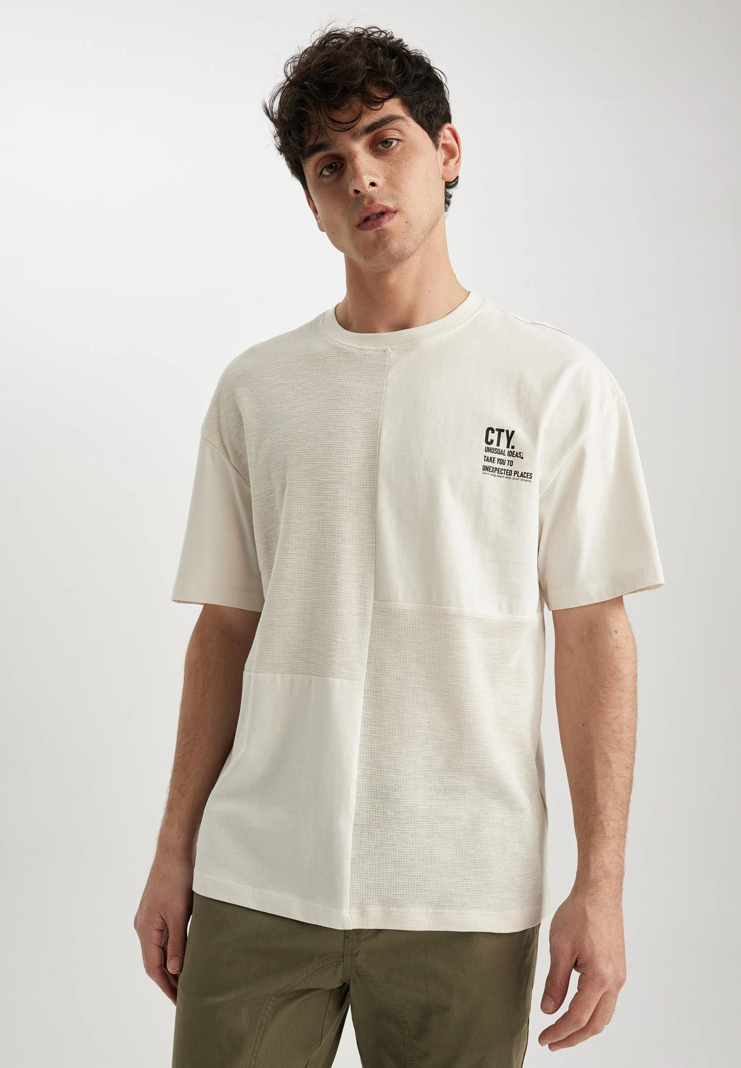 DeFacto Comfort Fit - Camiseta Estampada - Beige 3 DeFacto Comfort Fit - Camiseta Estampada - Beige