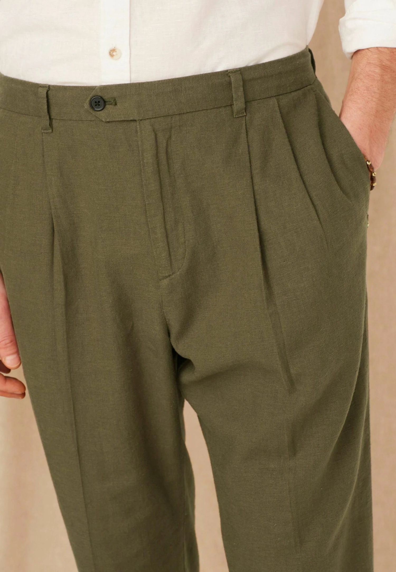 Next Pleated Front Tapered - Pantalones Chinos - Khaki Green 4 Next Pleated Front Tapered - Pantalones Chinos - Khaki Green - Imagen 2