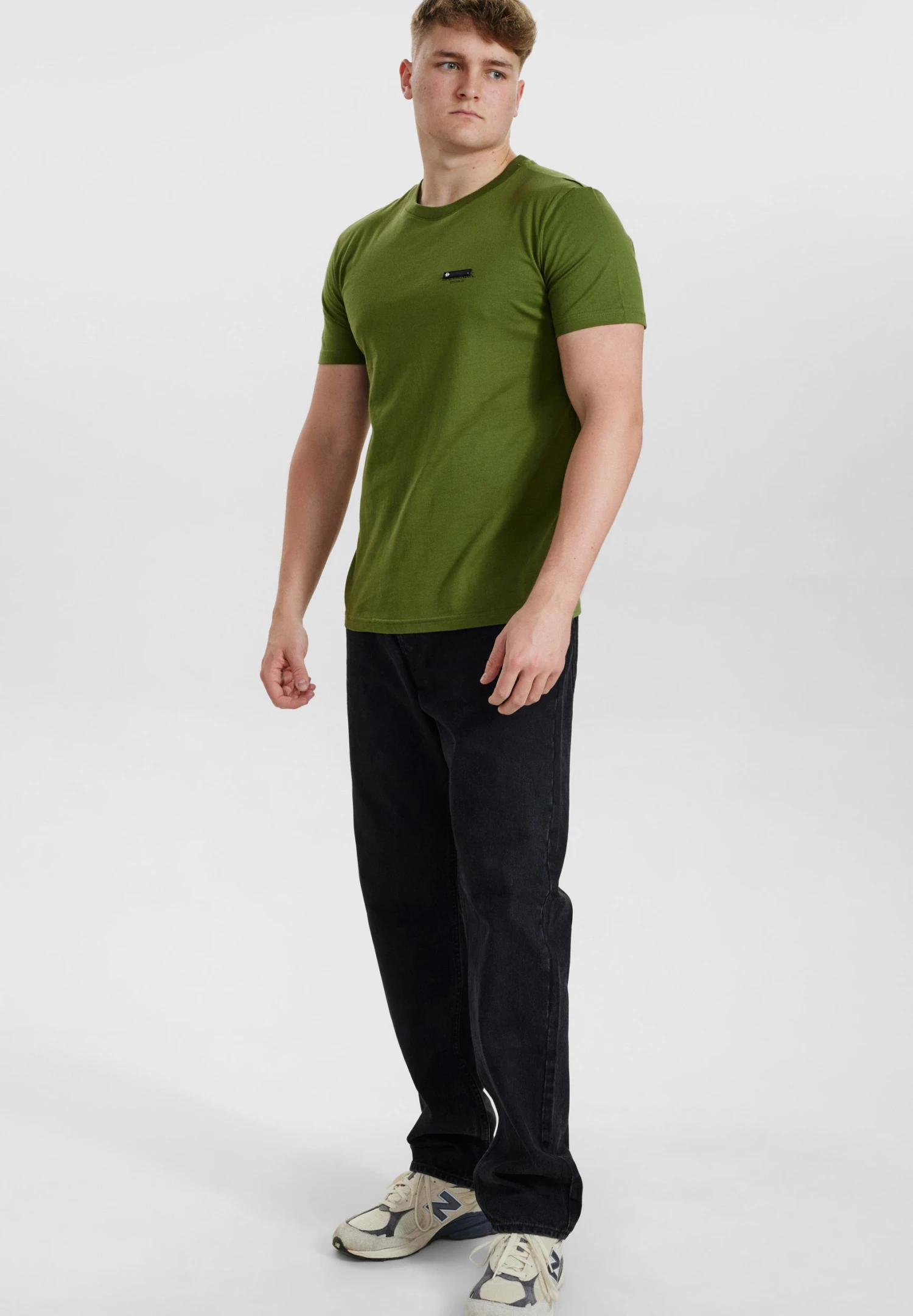 Albert - Camiseta Básica - Chieve 4 Albert - Camiseta Básica - Chieve - Imagen 2