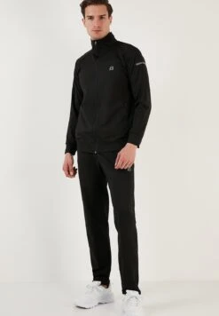 Regular Fit Set - Chándal - Black