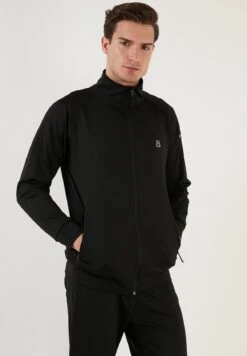 Regular Fit Set - Chándal - Black 13 Regular Fit Set - Chándal - Black -Solid Ventas 83a96f1b50384727888ecf556ce19f4e