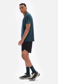 Sun Court - Shorts - Black -Solid Ventas 8a93c92f8a3a4cd78d9156fa446df619