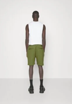 Iceberg Bermuda - Shorts - Kaki 9 Iceberg Bermuda - Shorts - Kaki -Solid Ventas a27af929e91a433589c47d2016448e19