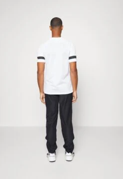 EA7 Emporio Armani Tennis Pro Suit Unlined - Chándal - Black -Solid Ventas a88e7e9537694d328965ee7506f62886