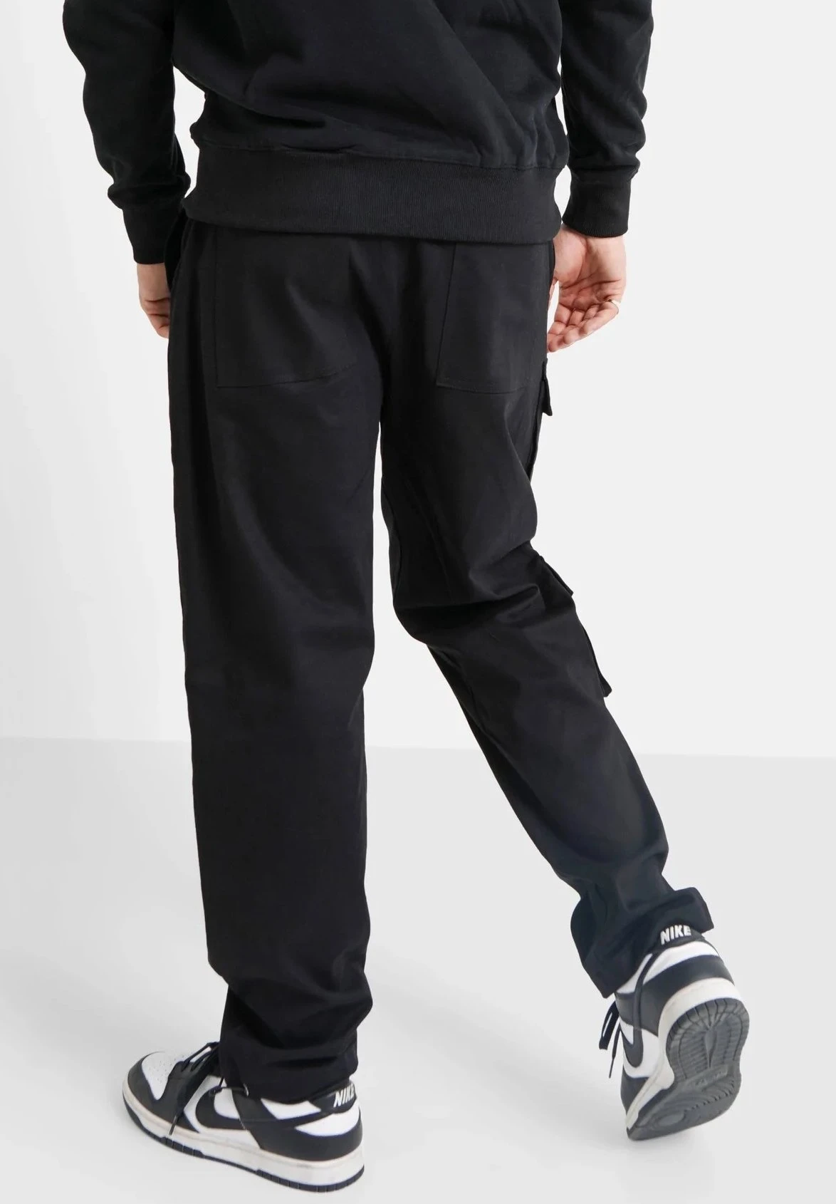 SIXTH JUNE Pantalones Cargo - Black 5 SIXTH JUNE Pantalones Cargo - Black - Imagen 3