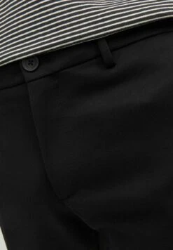 Jack & Jones Regular Fit Mit Stretch-Anteil Modell 'Phil' - Shorts - Black 15 Jack & Jones Regular Fit Mit Stretch-Anteil Modell 'Phil' - Shorts - Black -Solid Ventas aa675770e3584871a9d9e35fe7a91e02