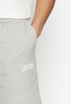 Les Deux Blake Sweatshorts - Shorts - Grey Mélange/White 11 Les Deux Blake Sweatshorts - Shorts - Grey Mélange/White -Solid Ventas af6d6a07f505407089090bf148a3528f