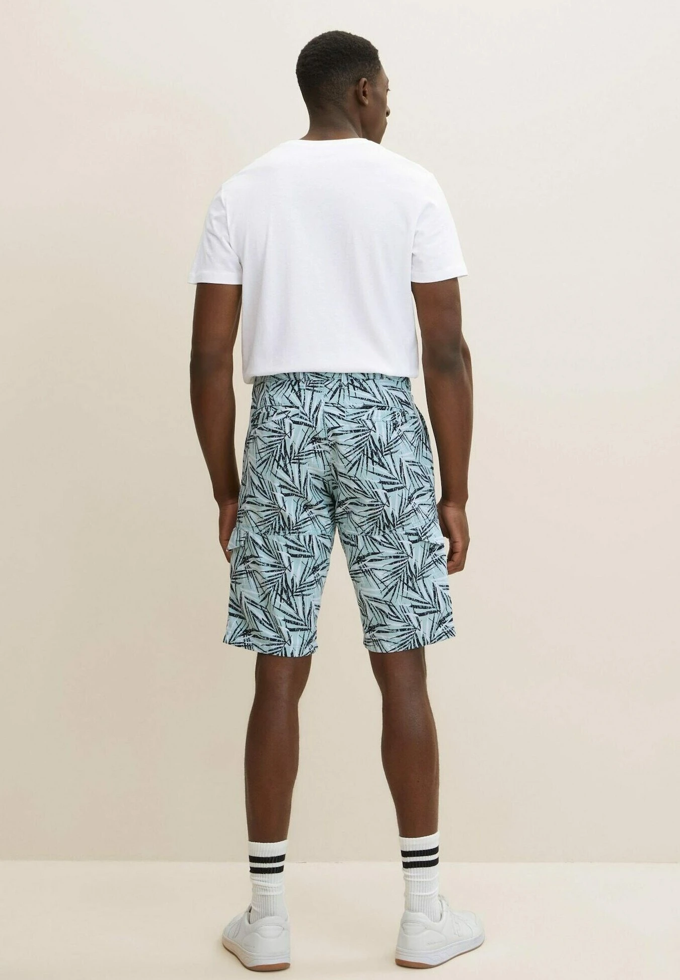 Tom Tailor Gemusterte Cargo - Shorts - Mint Navy Big Leaf Design 5 Tom Tailor Gemusterte Cargo - Shorts - Mint Navy Big Leaf Design - Imagen 3