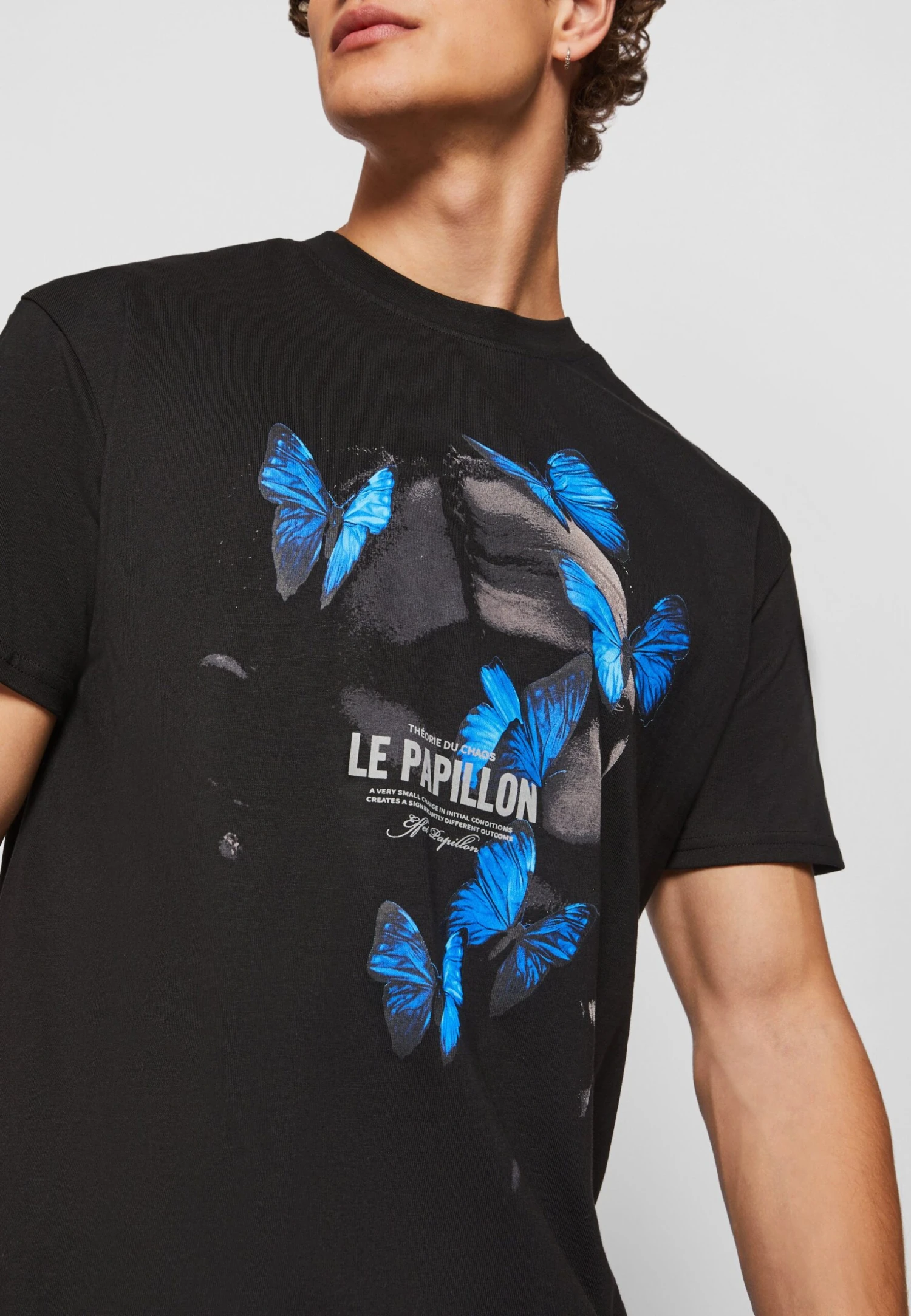 Le Papillon Oversize- Camiseta Estampada - Black 9 Le Papillon Oversize- Camiseta Estampada - Black - Imagen 7