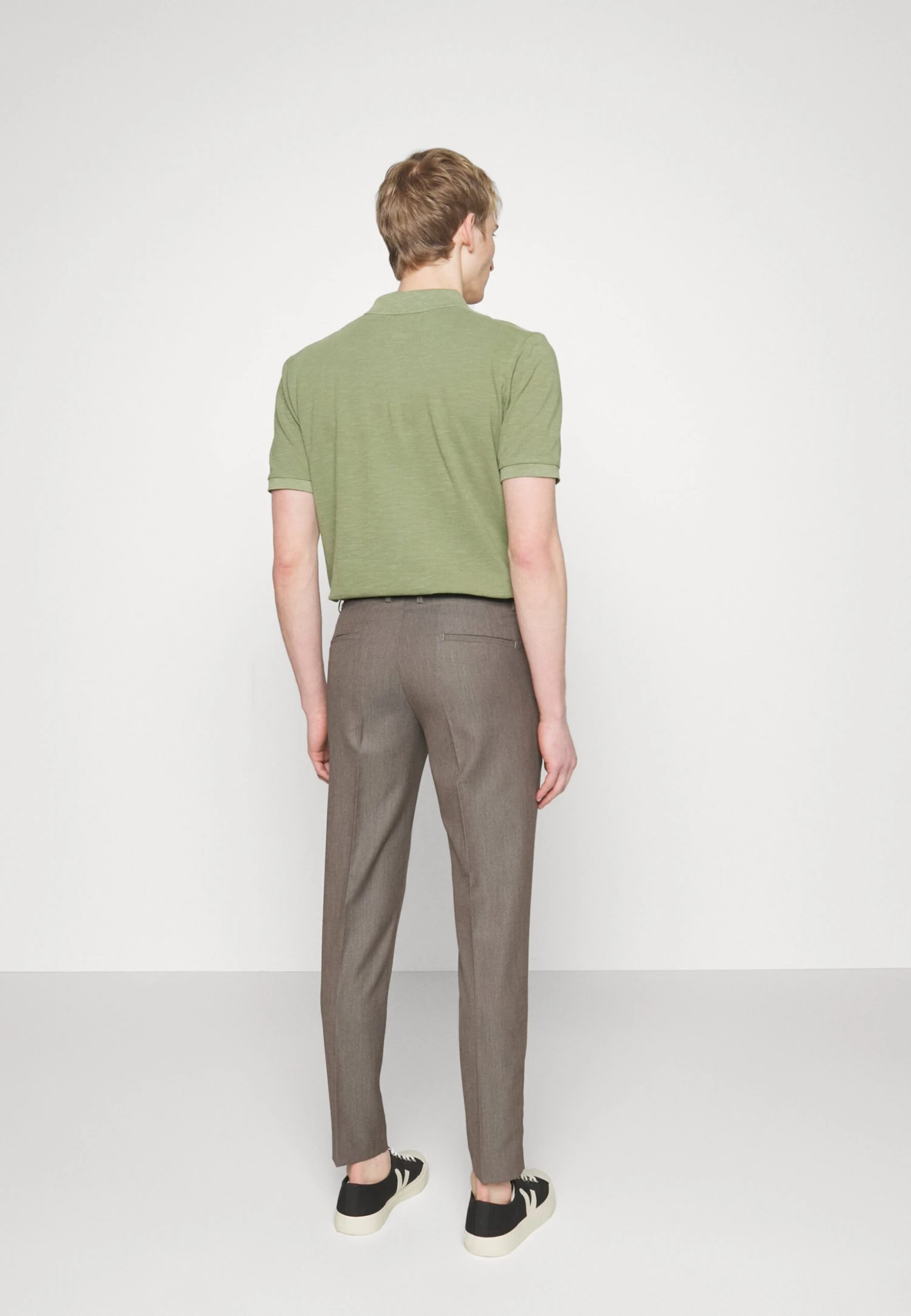 Lindbergh Club Pants - Pantalones - Dark Sand 6 Lindbergh Club Pants - Pantalones - Dark Sand - Imagen 4