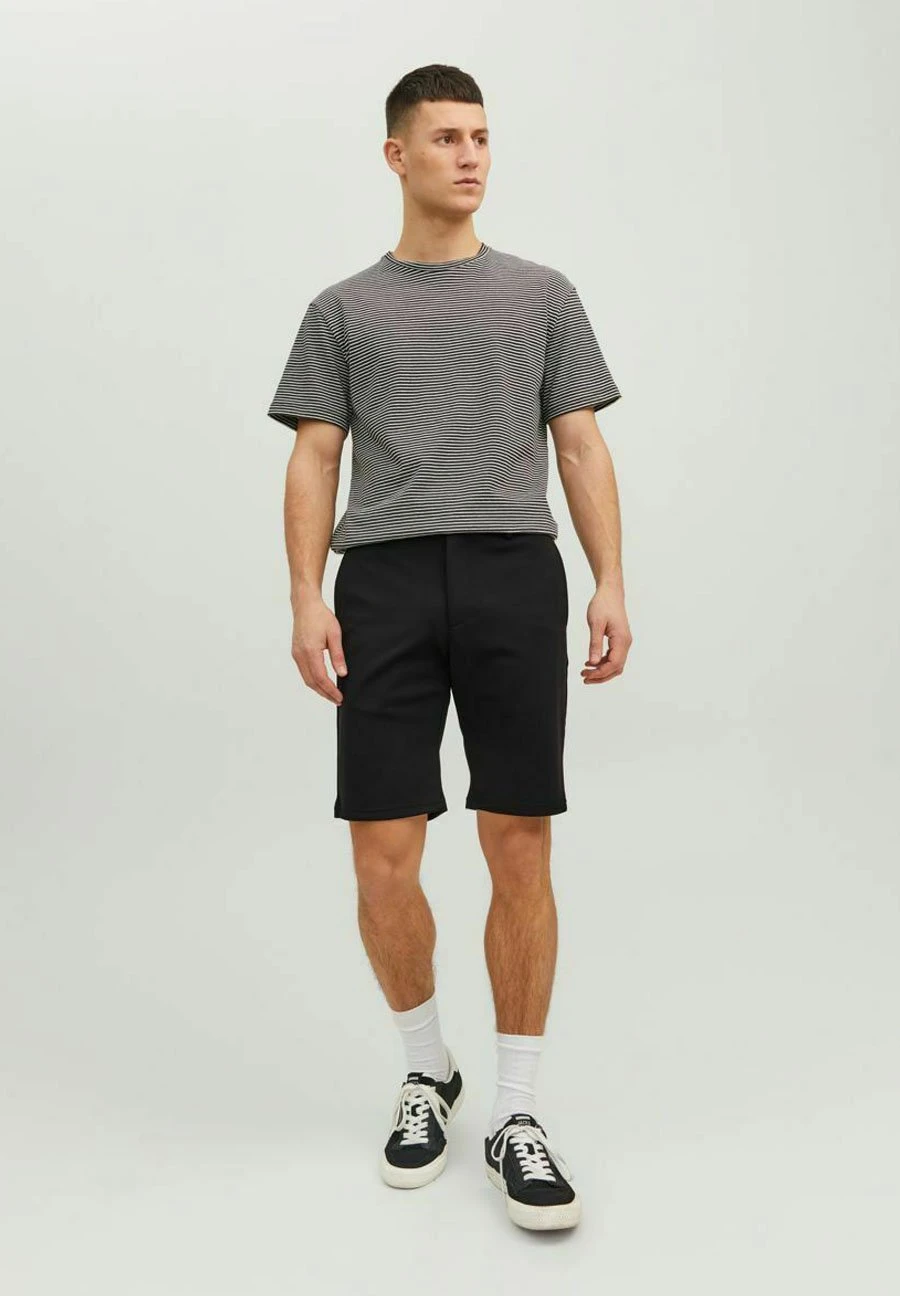 Jack & Jones Regular Fit Mit Stretch-Anteil Modell 'Phil' - Shorts - Black 4 Jack & Jones Regular Fit Mit Stretch-Anteil Modell 'Phil' - Shorts - Black - Imagen 2