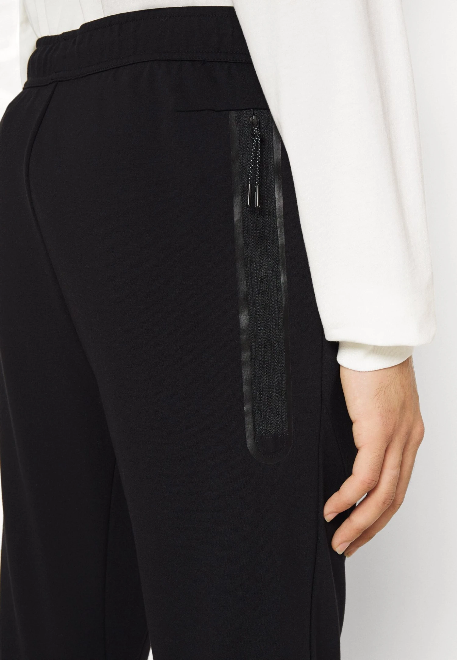 Nike Sportswear M Tech Jggr Lghtwht - Pantalones Deportivos - Black 9 Nike Sportswear M Tech Jggr Lghtwht - Pantalones Deportivos - Black - Imagen 7