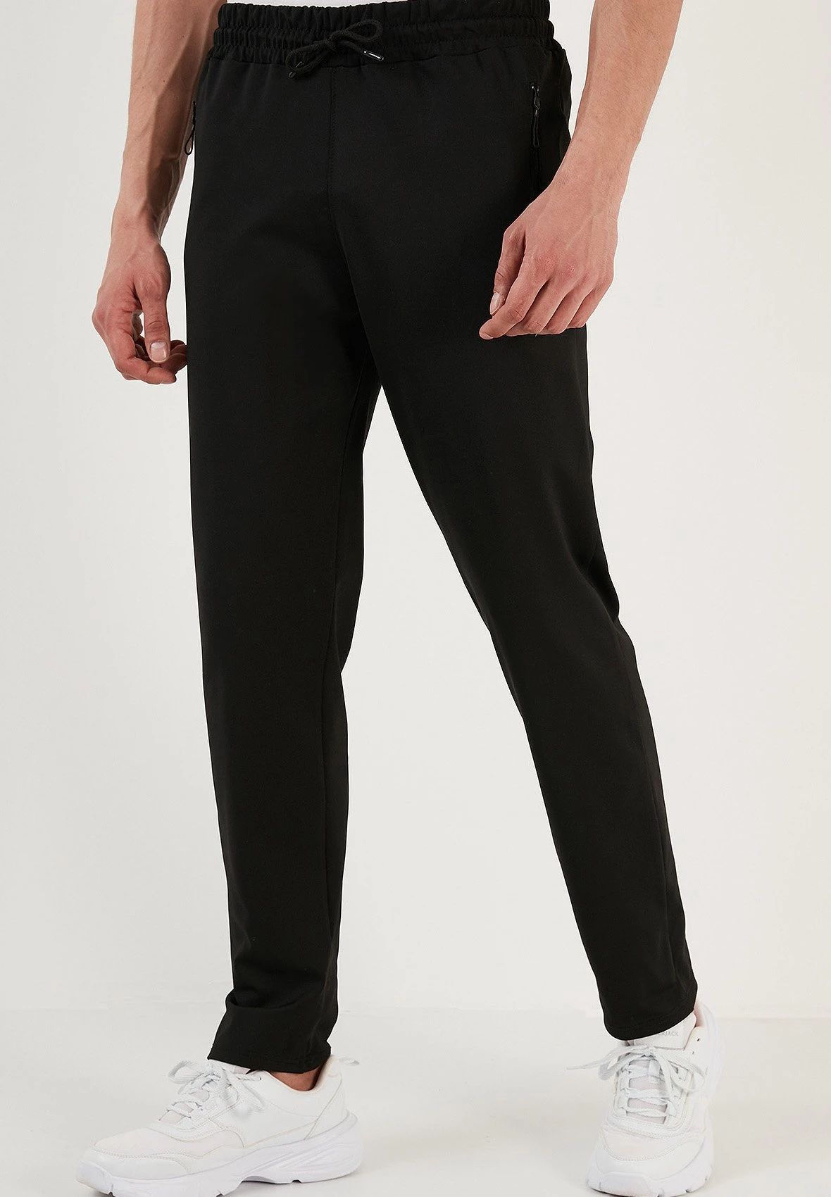 Regular Fit Set - Chándal - Black 6 Regular Fit Set - Chándal - Black - Imagen 4