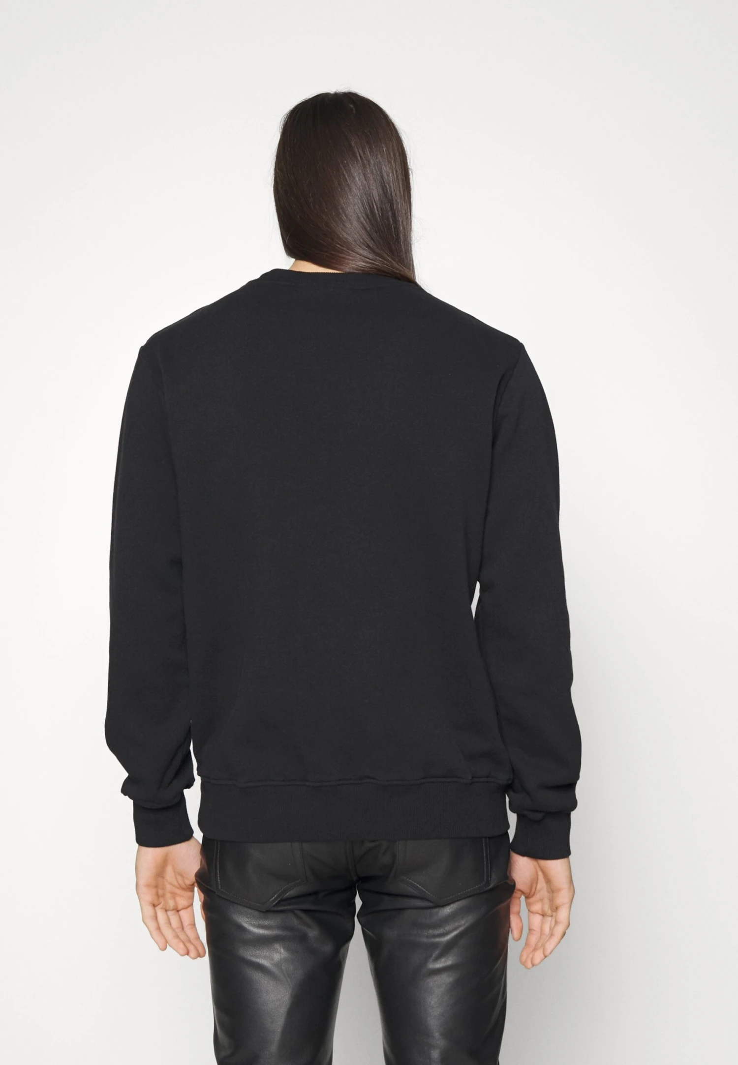 Han Kjøbenhavn Artwork Regular Crewneck - Sudadera - Black 5 Han Kjøbenhavn Artwork Regular Crewneck - Sudadera - Black - Imagen 3