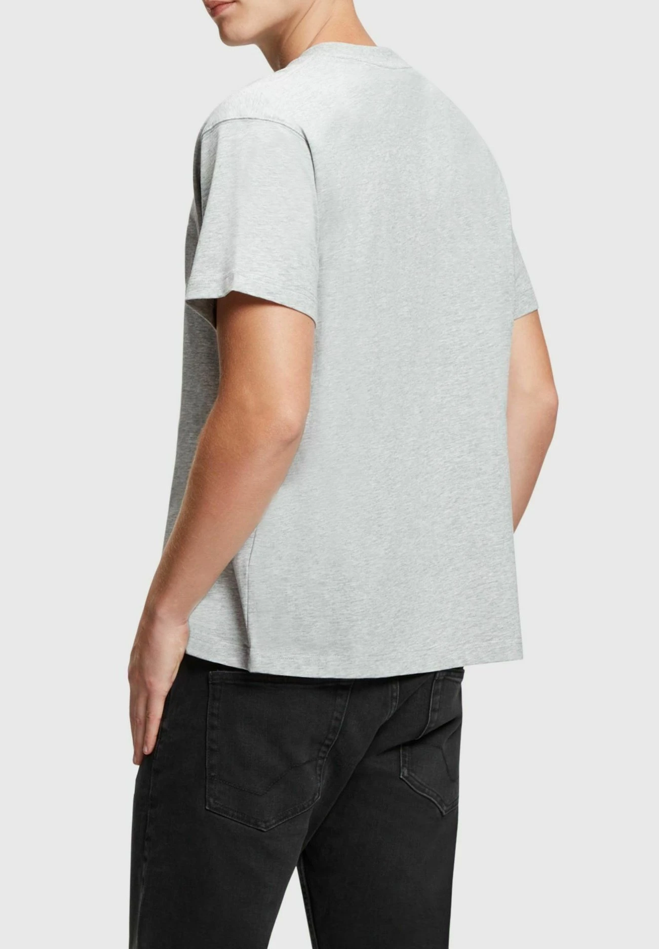 ESPRIT MitLogo-Aufnäher - Camiseta Estampada - Light Grey New 4 ESPRIT MitLogo-Aufnäher - Camiseta Estampada - Light Grey New - Imagen 2